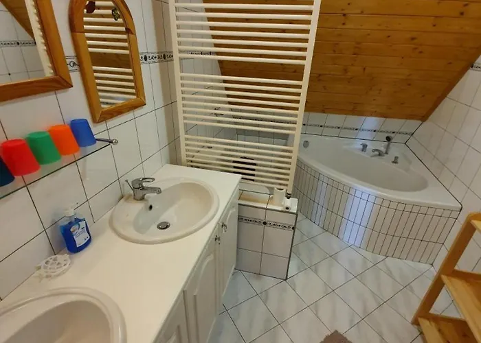Krenov بيت ضيافة Bernsdorf